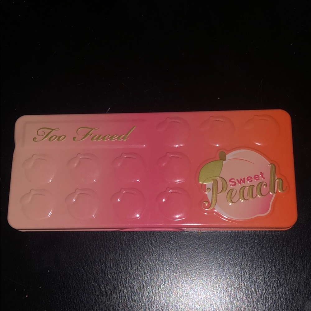 Too faced peach palette